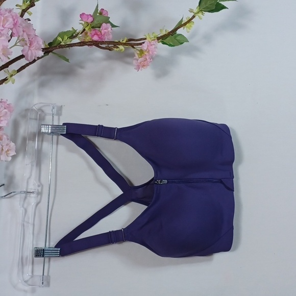 ALLINMOTION 34 D IN A BEAUTIFUL PURPLE ZIPPER FRONT